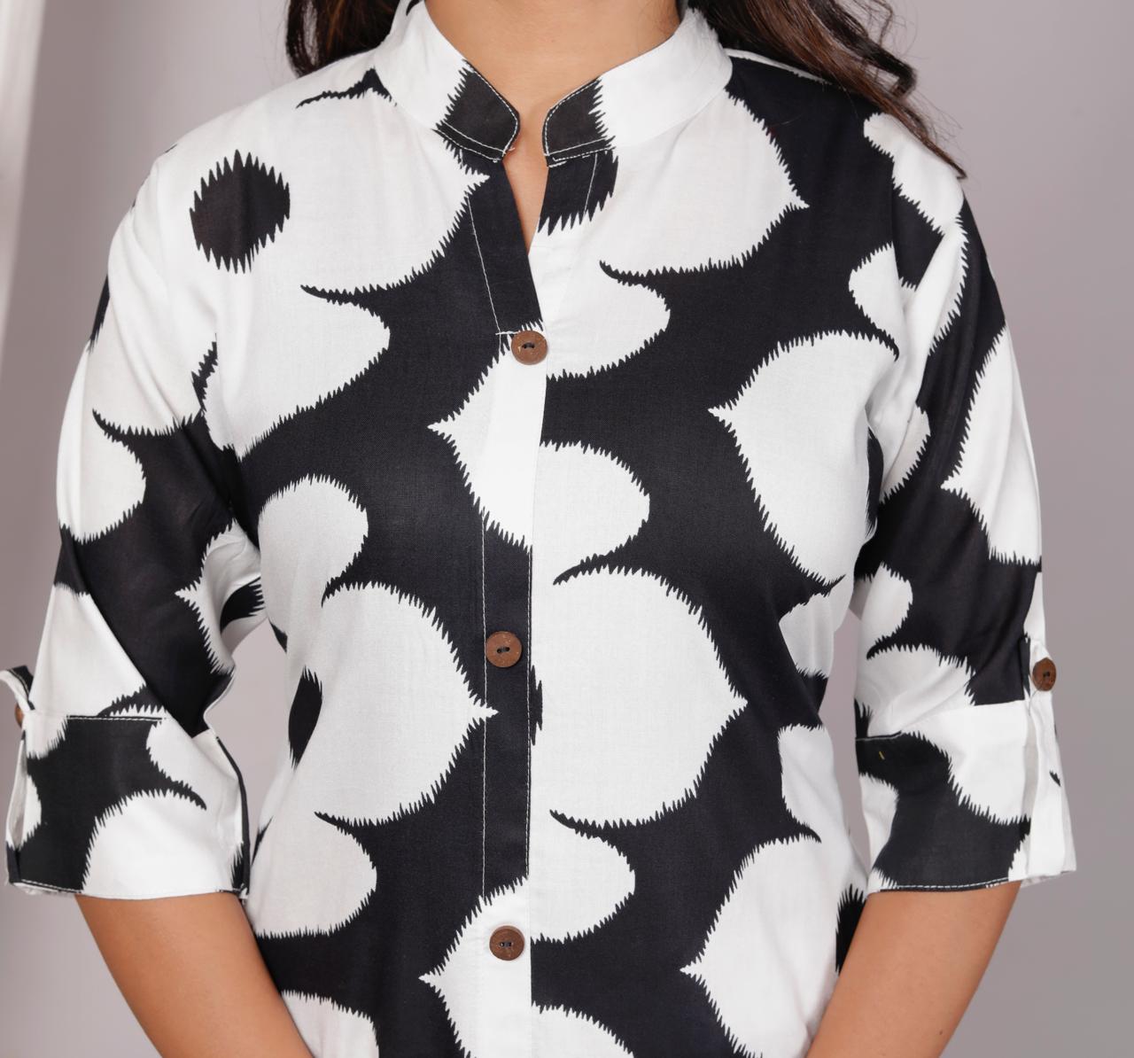 Black & White Bold Floral Printed Kurta Set for Women